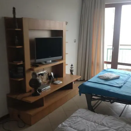 Private In * Ravda